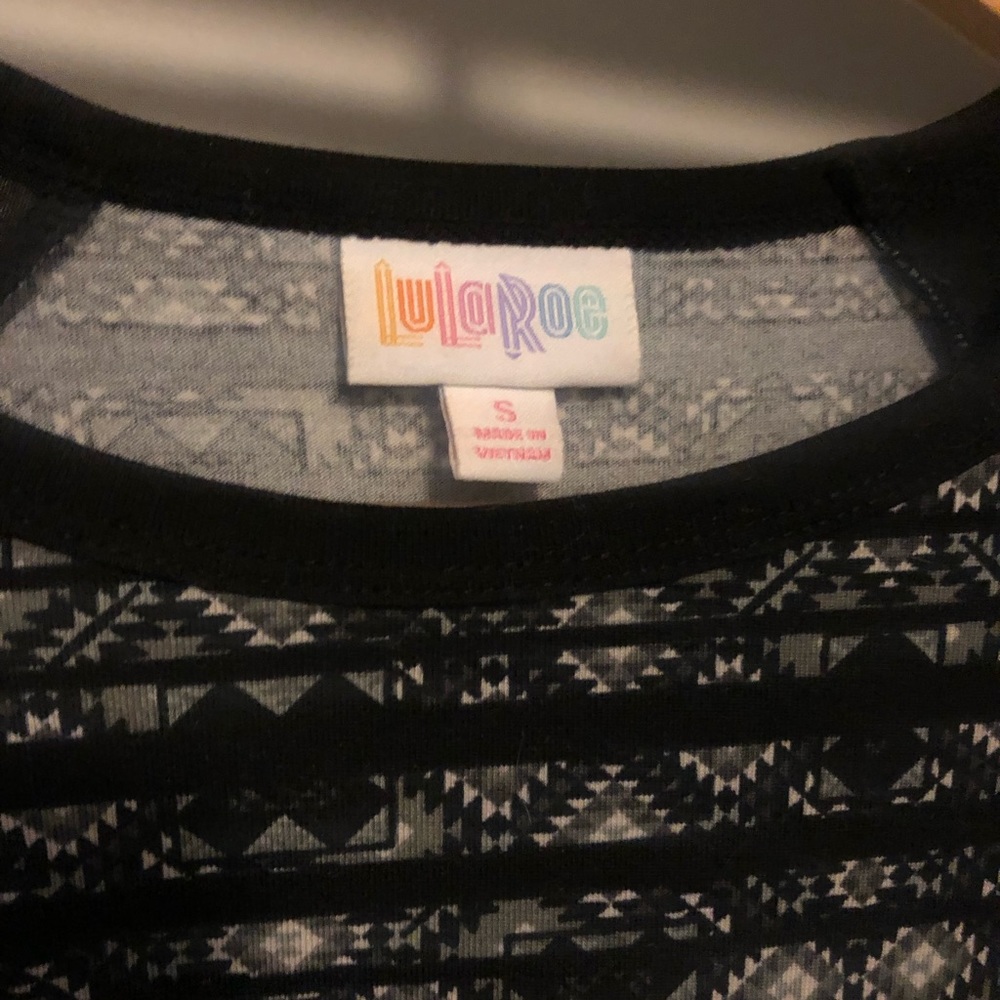 Lularoe Randy T - Picture 2 of 3